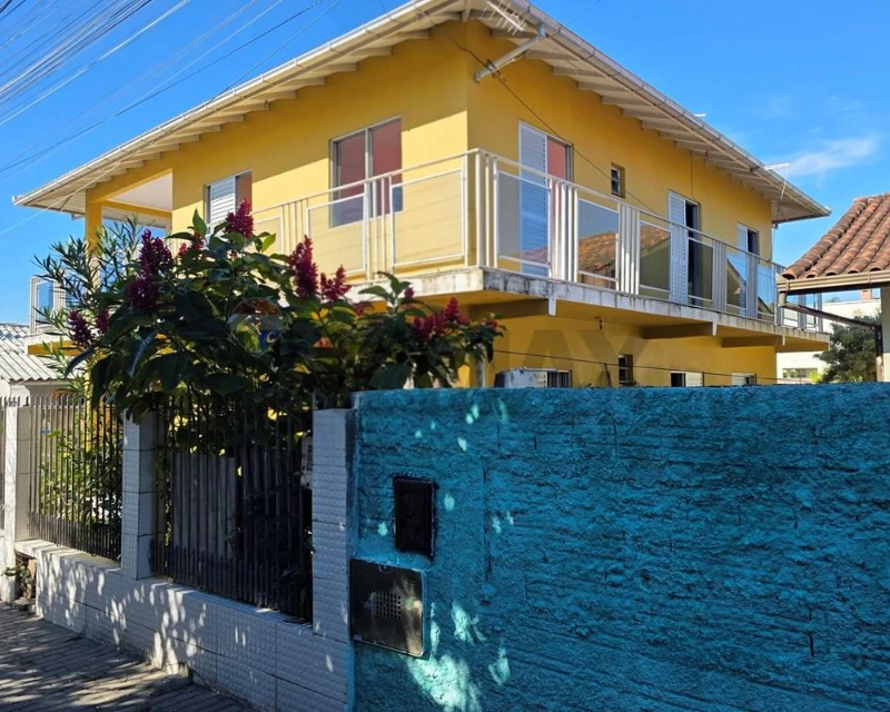Casa 6 Quartos à Venda em Ingleses do Rio Vermelho, Florianópolis — Ingleses do Rio Vermelho
