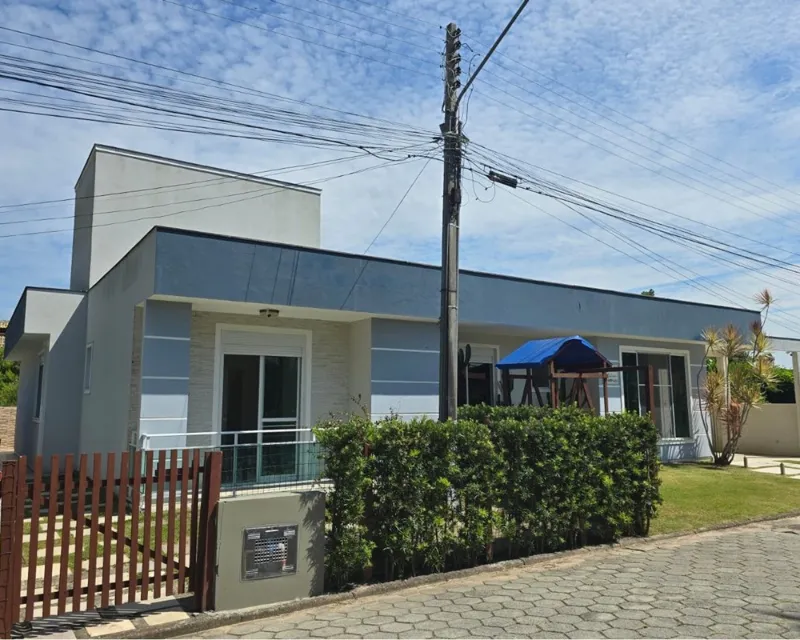 Casa 4 Dorms. em Condomínio Fechado — Cachoeira do Bom Jesus, Florianópolis — Cachoeira do Bom Jesus