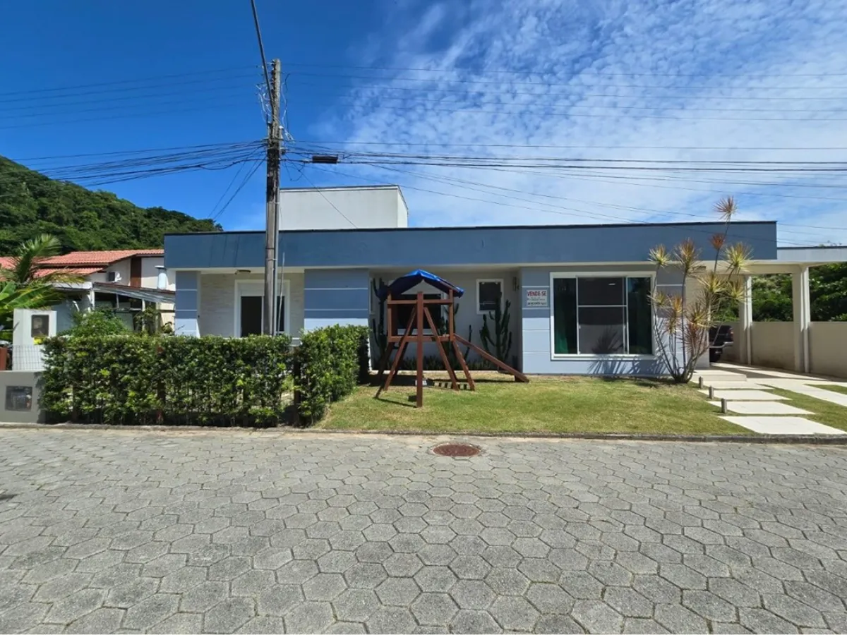 Casa 4 Dorms. em Condomínio Fechado — Cachoeira do Bom Jesus, Florianópolis — Cachoeira do Bom Jesus
