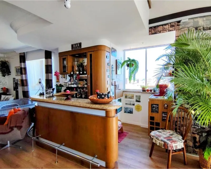 Apartamento 3 Dormitorios con Vista al Mar — Abraão, Florianópolis — Abraão