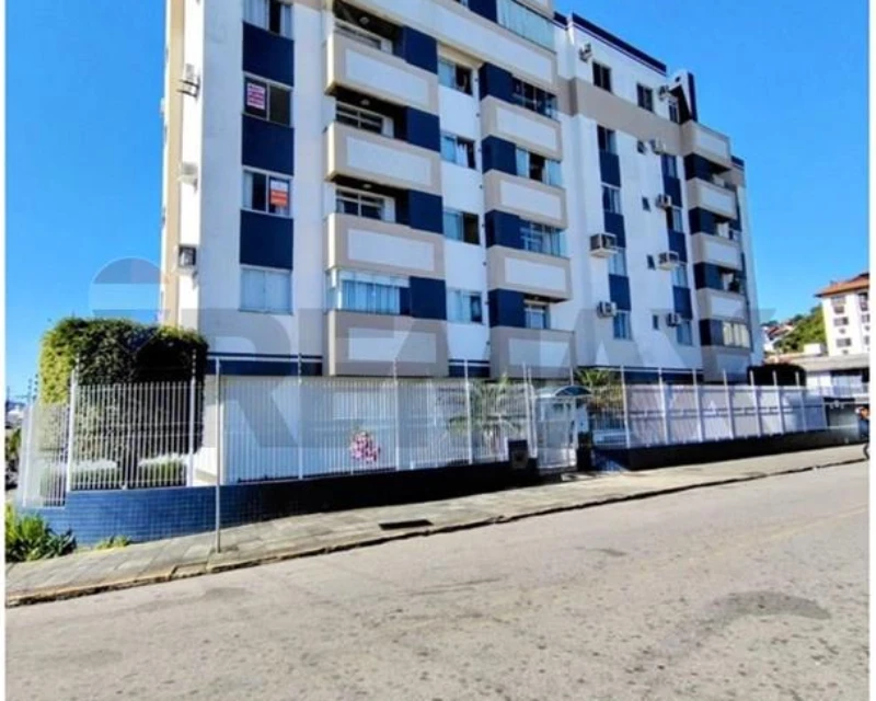 Apartamento 3 Dormitorios con Vista al Mar — Abraão, Florianópolis — Abraão