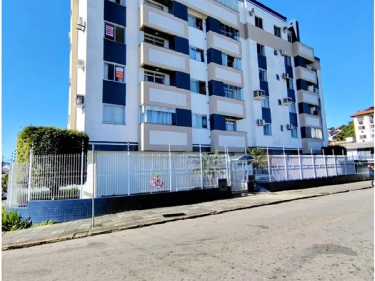 Apartamento 3 Dormitorios con Vista al Mar — Abraão, Florianópolis — Abraão