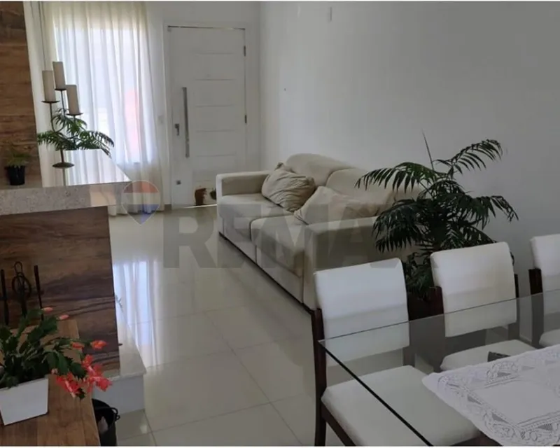 Casa 2 Quartos com Piscina à Venda em Cachoeira do Bom Jesus, Florianópolis — Cachoeira do Bom Jesus