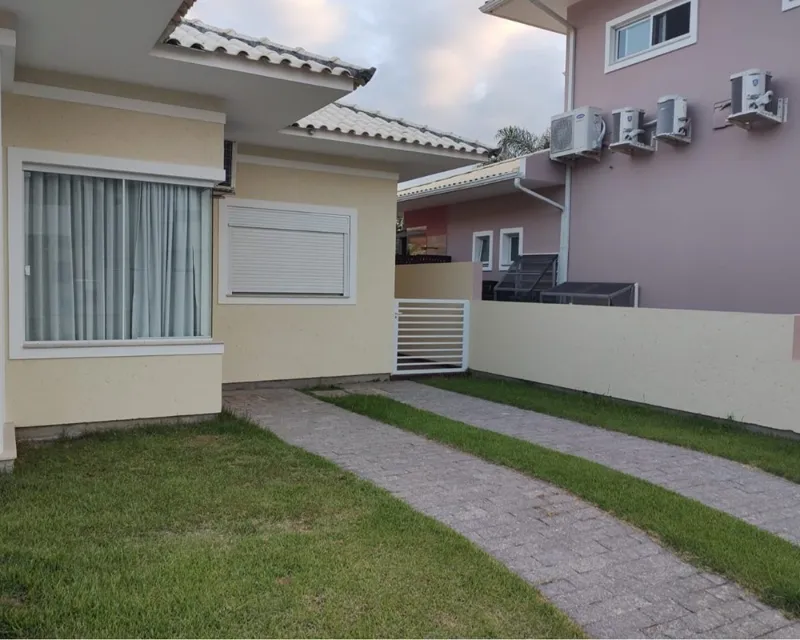 2-Bedroom House with Pool for Sale in Cachoeira do Bom Jesus, Florianópolis — Cachoeira do Bom Jesus