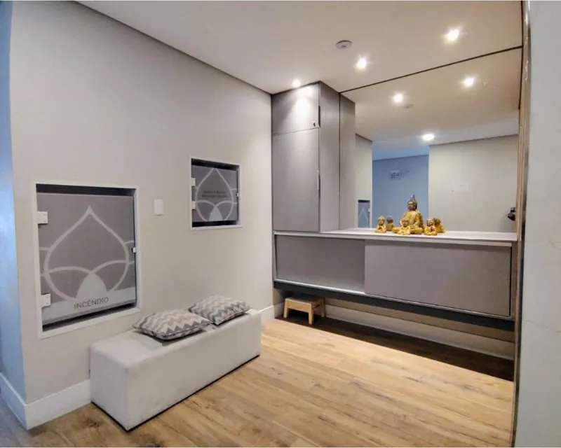 Apartamento 2 Dormitórios à Venda no Abraão, Florianópolis — Abraão