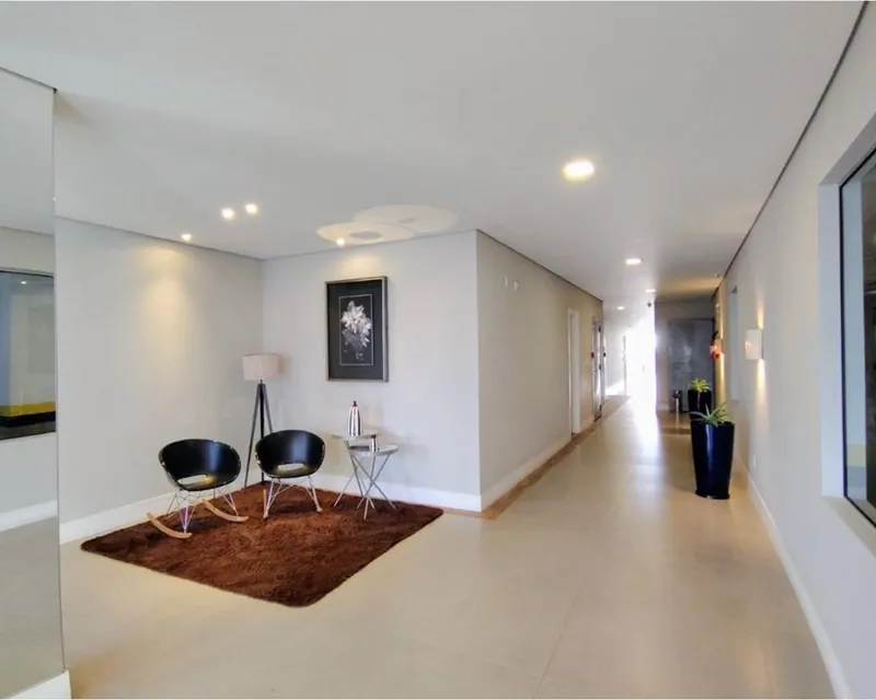 Apartamento 2 Dormitórios à Venda no Abraão, Florianópolis — Abraão