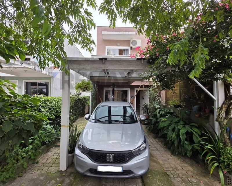 Sobrado 2 Suítes à Venda em Ingleses, Florianópolis — 97 m² — Ingleses do Rio Vermelho