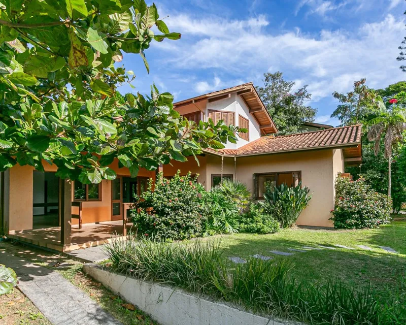 Casa 5 Suítes, 320 m² em Lote de 800 m² — Rio Tavares, Florianópolis — Rio Tavares