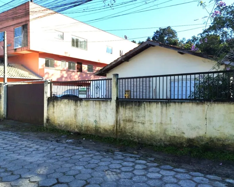 Casa 3 Dormitorios con Piscina en Venta en Ingleses, Florianópolis — Ingleses do Rio Vermelho
