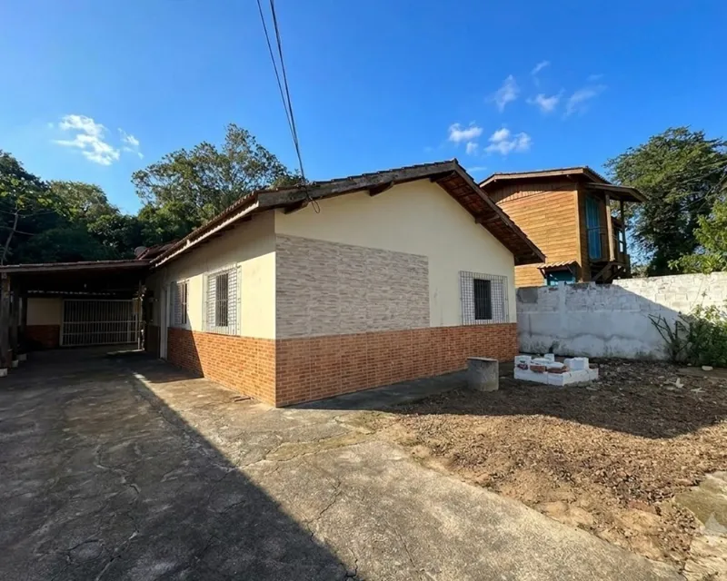 Casa 3 Dormitorios con Piscina en Venta en Ingleses, Florianópolis — Ingleses do Rio Vermelho