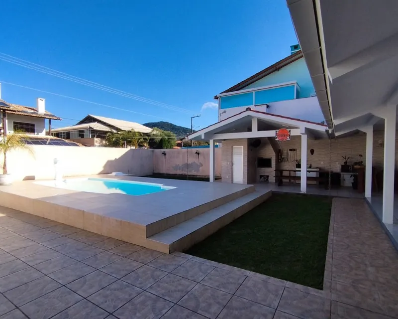 Casa 3 Quartos com Piscina à Venda em Ingleses, Florianópolis — Ingleses