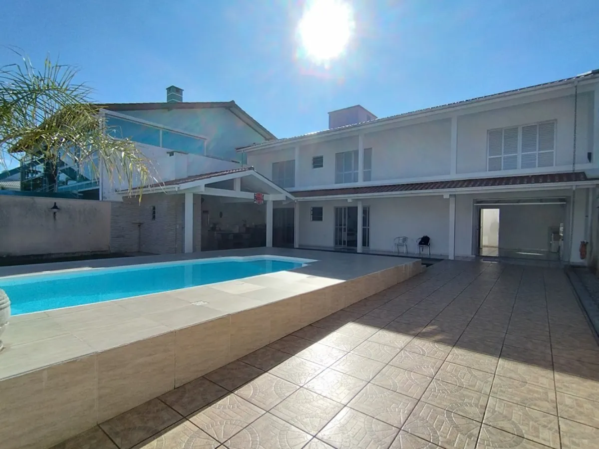 Casa 3 Quartos com Piscina à Venda em Ingleses, Florianópolis — Ingleses