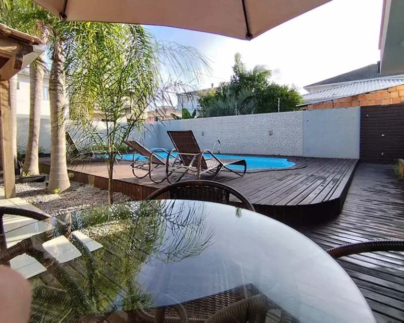 Casa de 4 Dormitorios en Venta en Ingleses, Florianópolis — 240 m² — Ingleses