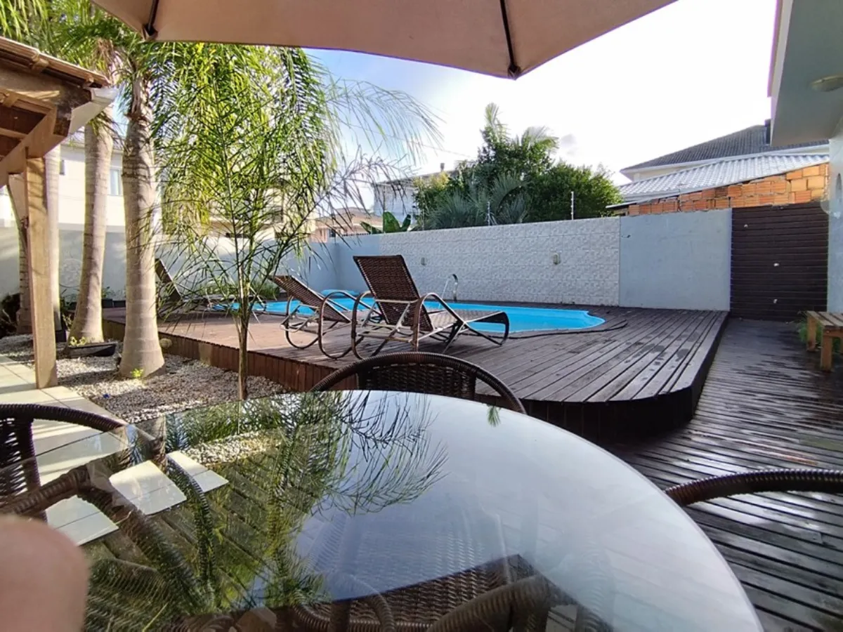 Casa de 4 Dormitorios en Venta en Ingleses, Florianópolis — 240 m² — Ingleses