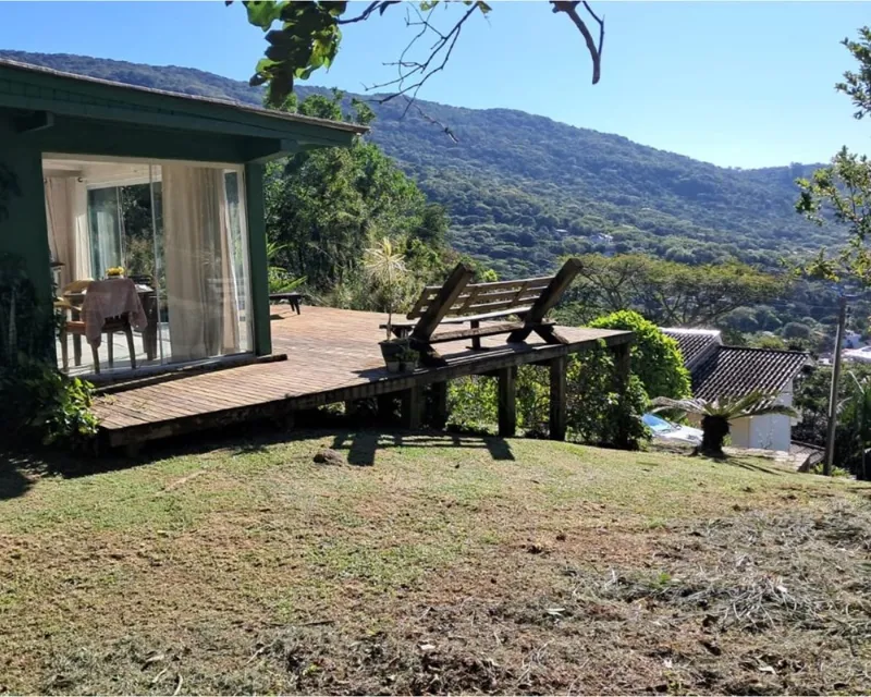 House for Sale in Gated Community — Lagoa da Conceição, Florianópolis — Lagoa da Conceição