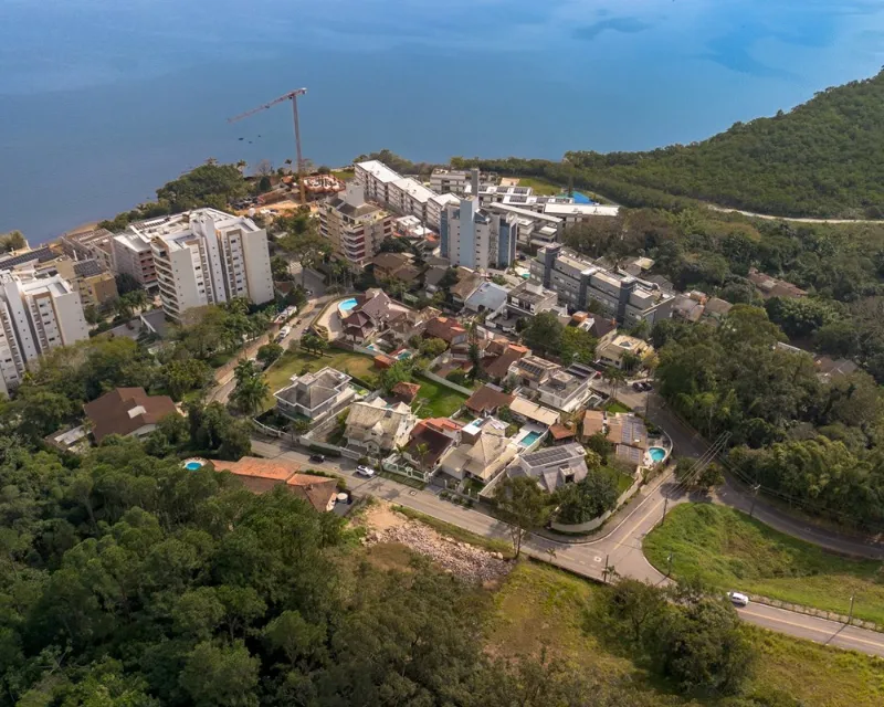 Casa 4 Dormitórios com Piscina, Edícula e Área Gourmet no João Paulo, Florianópolis — João Paulo