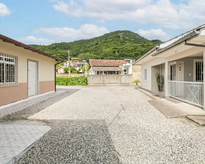 Conjunto Residencial — 3 Casas + Kitnet, 385 m², Ribeirão da Ilha, Florianópolis — Ribeirão da Ilha