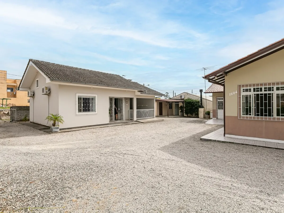 Conjunto Residencial — 3 Casas + Kitnet, 385 m², Ribeirão da Ilha, Florianópolis — Ribeirão da Ilha