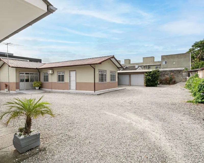 Conjunto Residencial — 3 Casas + Kitnet, 385 m², Ribeirão da Ilha, Florianópolis — Ribeirão da Ilha