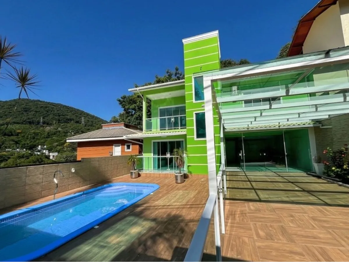 Casa com piscina e 4 quartos à venda no Itacorubi, Florianópolis — Itacorubi