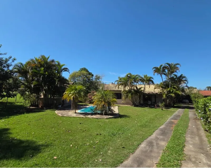 Casa com Piscina à Venda no Rio Vermelho, Florianópolis — 5 Quartos — Rio Vermelho