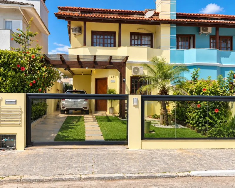 Casa 3 Dormitorios con Piscina en Venta — Ingleses Norte, Florianópolis — Ingleses