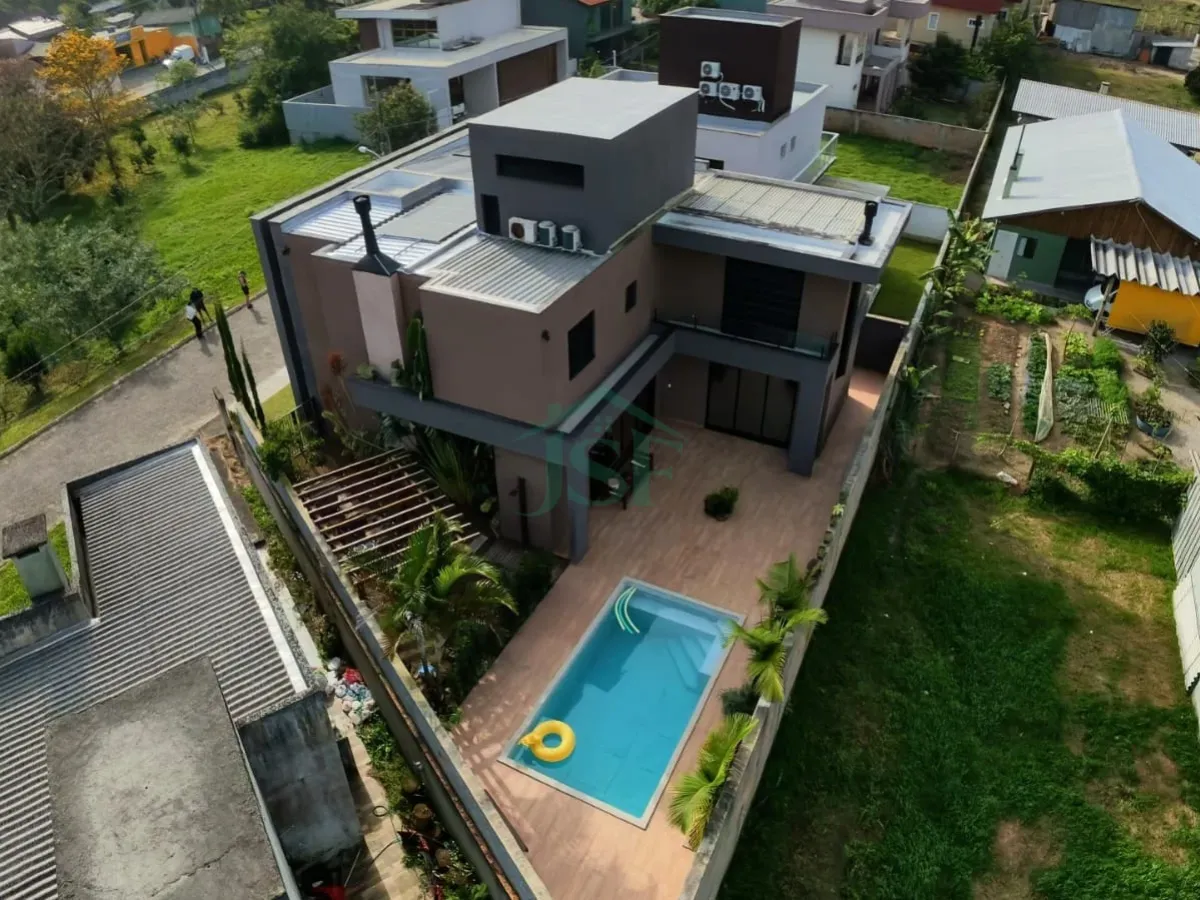 Casa de 228 m² con piscina y búnker privados en Vargem Grande, Norte da Ilha — Vargem Grande
