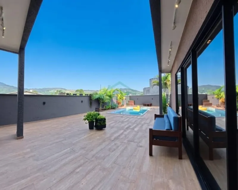 Casa de 228 m² con piscina y búnker privados en Vargem Grande, Norte da Ilha — Vargem Grande