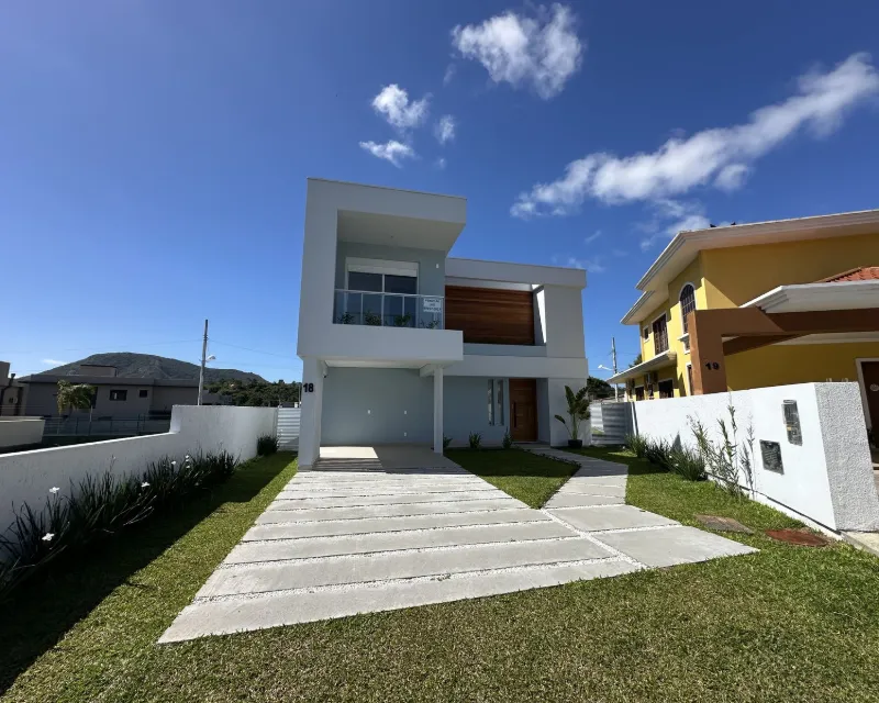 Casa Nueva de 3 Suites en el Condominio Ilha do Francês — Rio Vermelho — Rio Vermelho