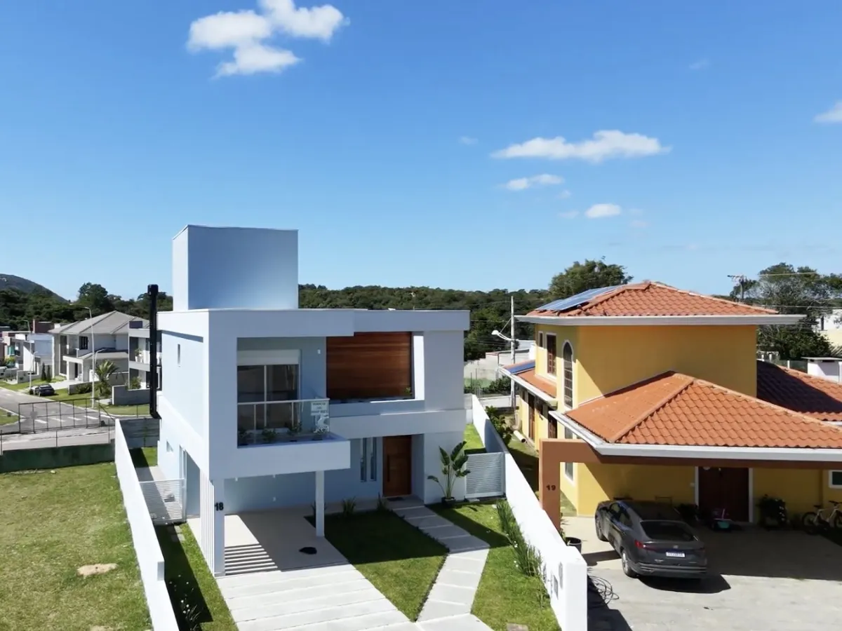 Casa Nueva de 3 Suites en el Condominio Ilha do Francês — Rio Vermelho — Rio Vermelho