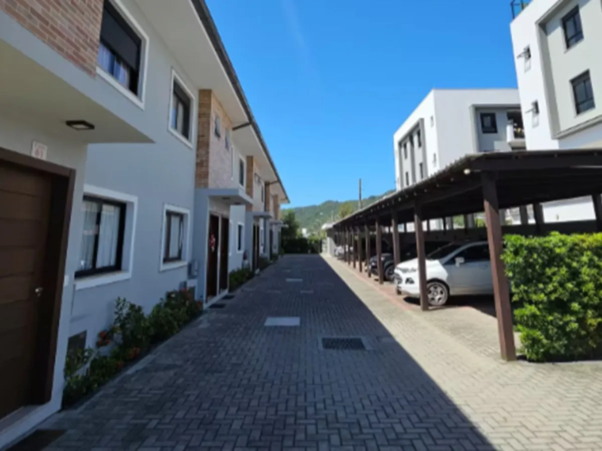 Casa 2 Suites en Venta en Cachoeira do Bom Jesus, Florianópolis — Cachoeira do Bom Jesus