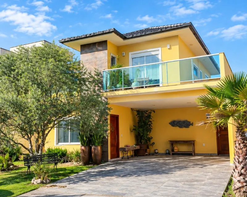 Casa con 3 suites en Ilha do Coral — Rio Vermelho